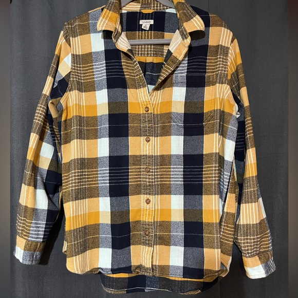 L.L. Bean 100% Cotton Flannel Button-up Shirt - Picture 4 of 7
